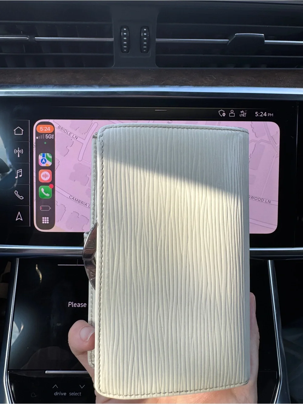 Authentic Louis Vuitton Epi Viennois Wallet – Ivory, COA included